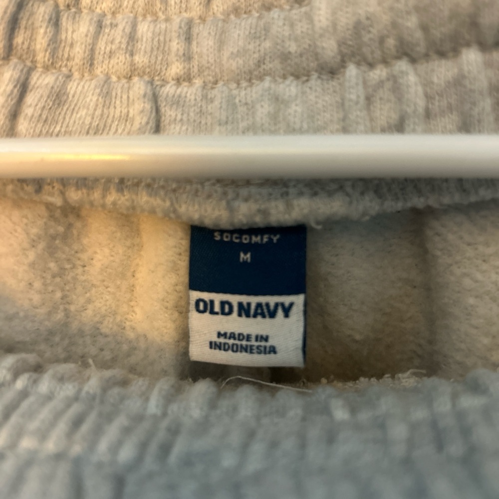 Old Navy Light Gray woman’s sweatpants